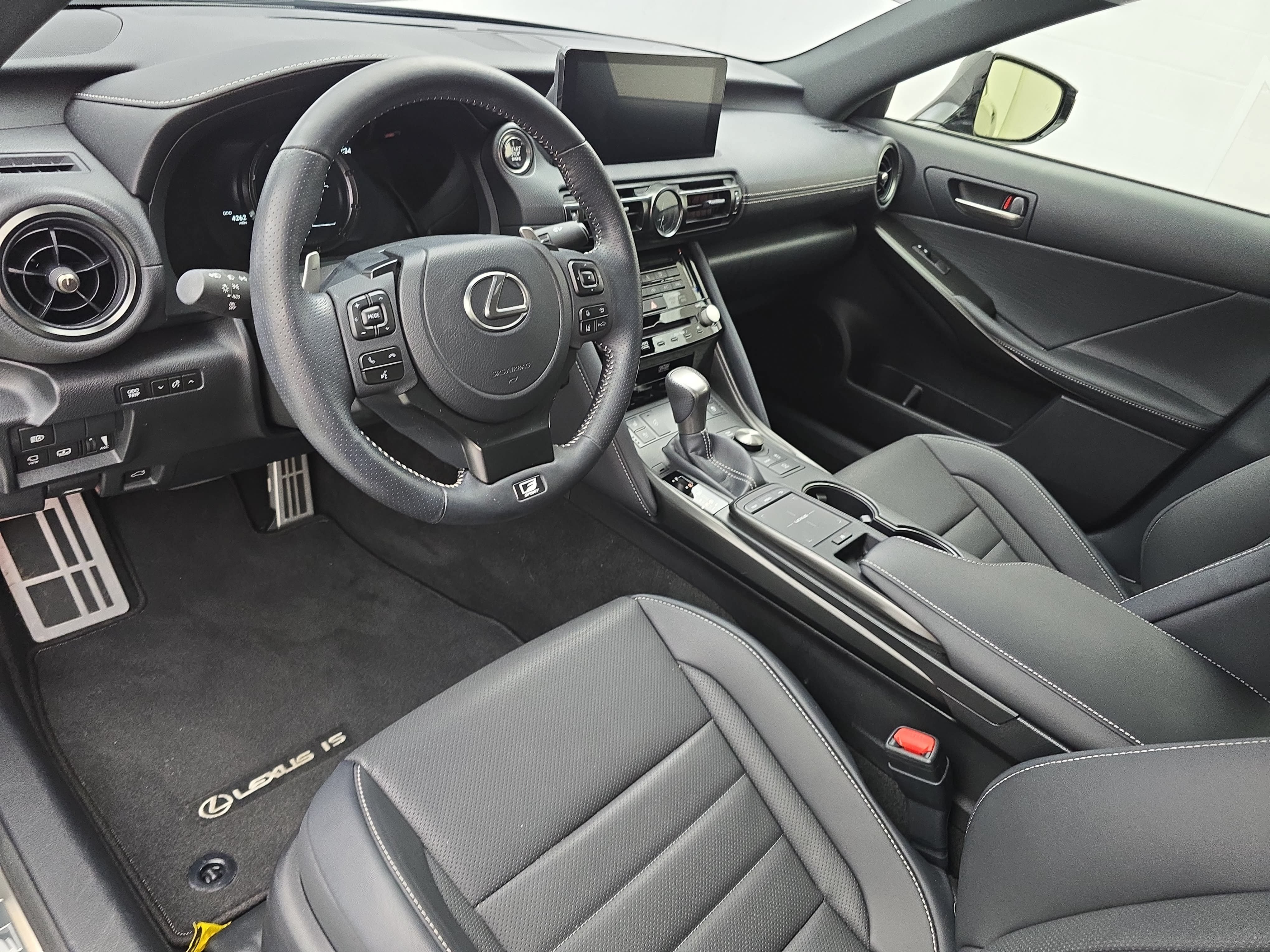 Used 2025 Lexus IS 350 F Sport RWD image 4