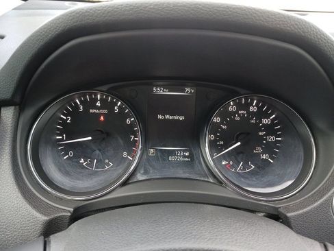 Used 2017 Nissan Rogue SV FWD image 18