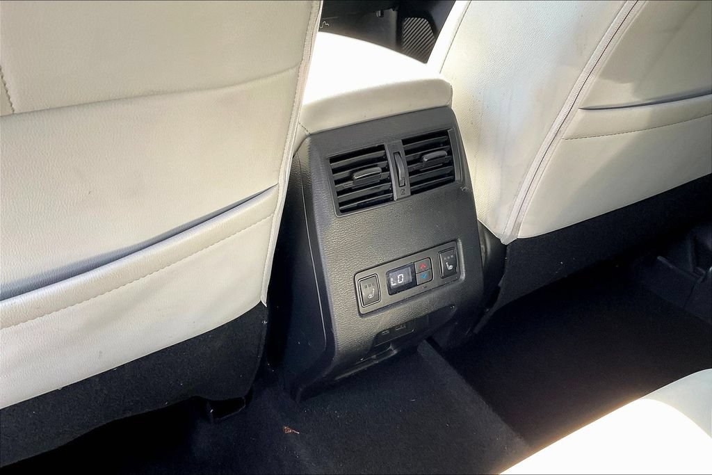 Used 2024 Mitsubishi Outlander SEL AWD/4WD image 10