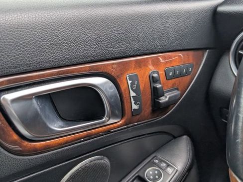 Used 2012 Mercedes-Benz SLK 350 image 31