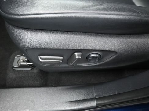 Used 2023 Toyota Highlander XLE image 24