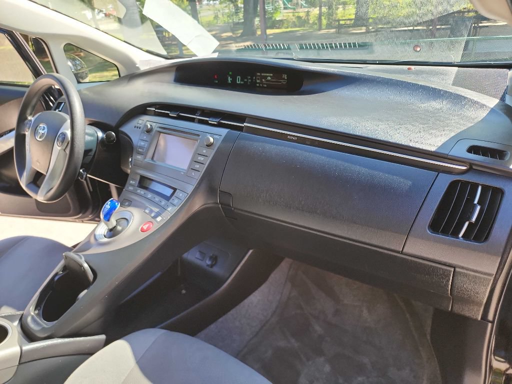 Used 2014 Toyota Prius Two FWD image 33