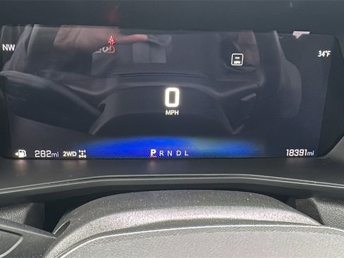 Used 2024 Chevrolet Colorado Trail Boss w/ Technology Package image 19