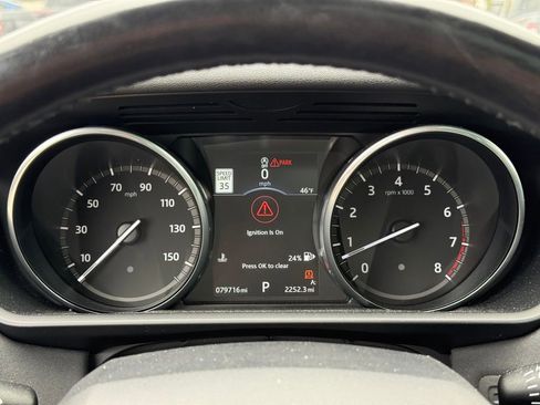 Used 2017 Land Rover Discovery HSE image 17