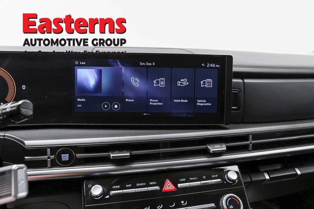 Used 2025 Hyundai Santa Fe SE FWD image 11