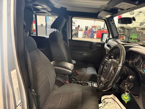 Used 2012 Jeep Wrangler Unlimited Sport AWD/4WD image 14