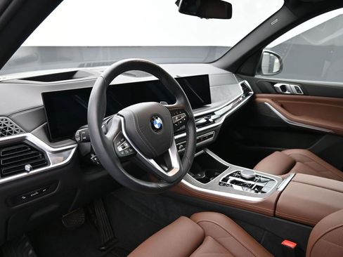 Certified 2025 BMW X5 sDrive40i w/ Parking Assistance Package image 11