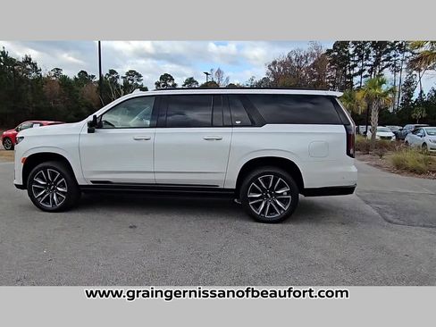 Used 2021 Cadillac Escalade ESV Sport Platinum w/ Heavy-Duty Trailer Package image 25