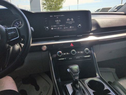 Used 2024 Kia Carnival LX FWD image 17