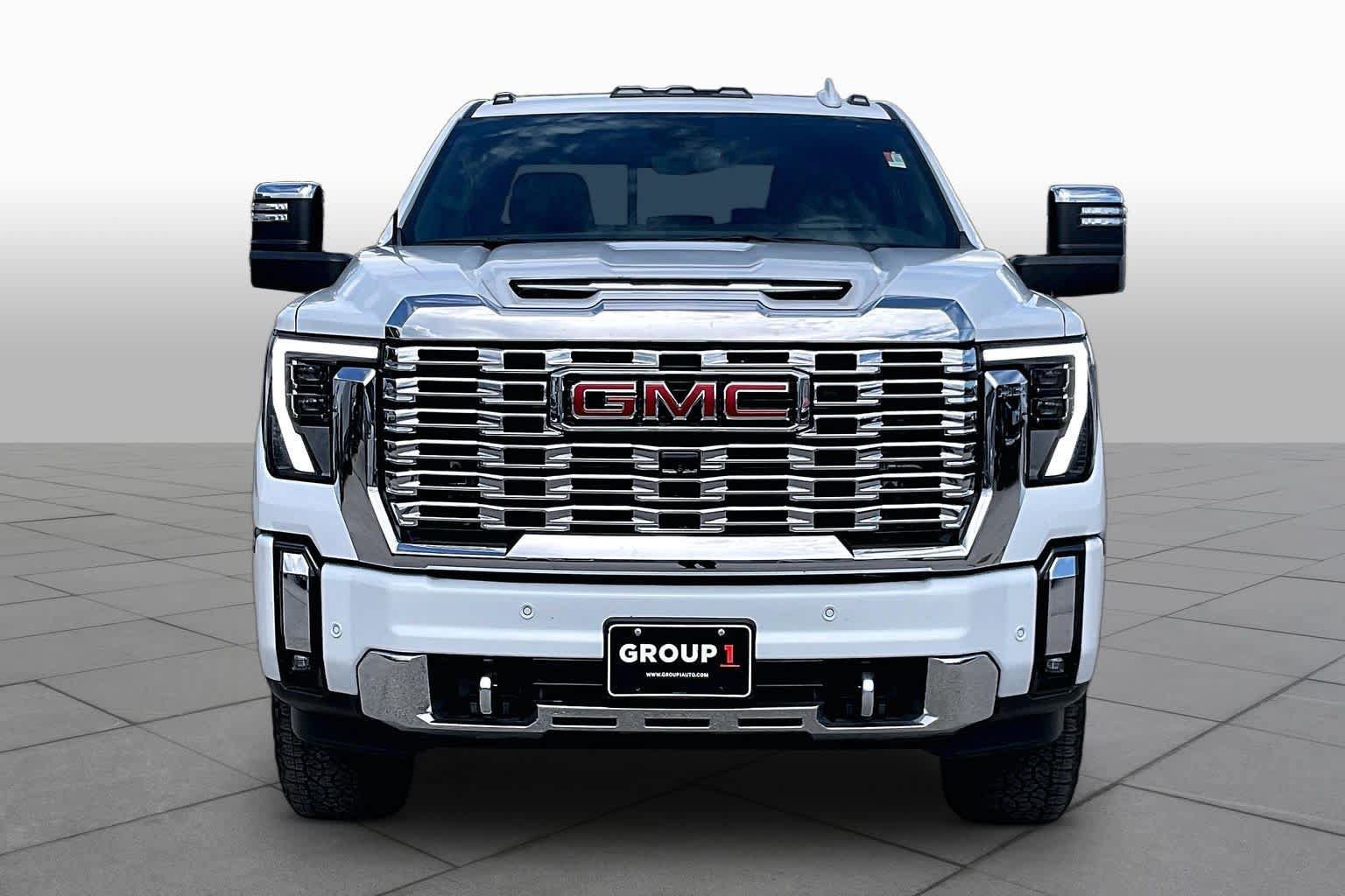 Used 2026 GMC Sierra 2500 Denali w/ Denali Reserve Package AWD/4WD image 4