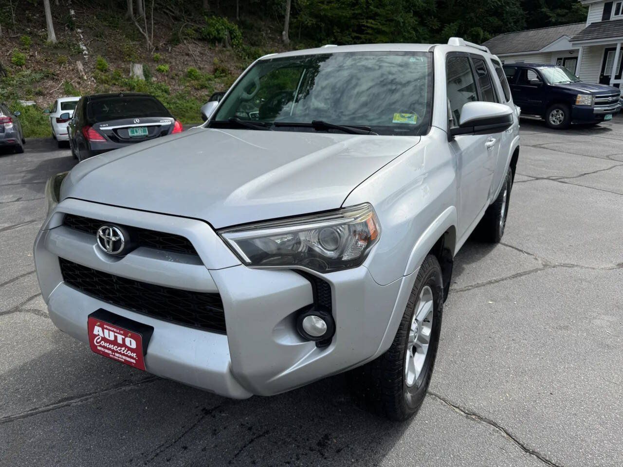 Used 2017 Toyota 4Runner SR5 AWD/4WD image 1