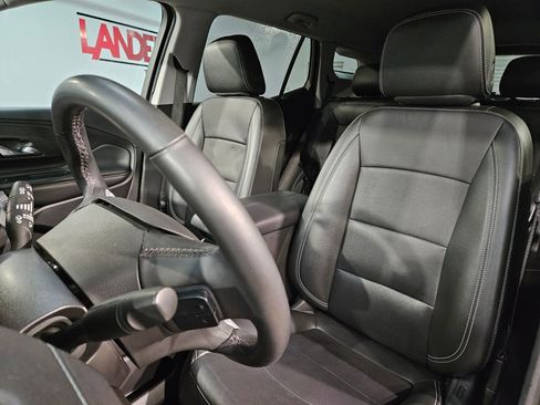 Used 2024 GMC Terrain SLT image 23