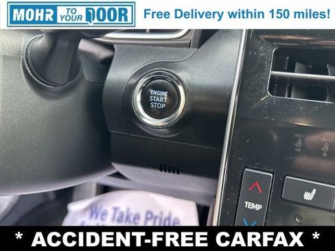 Used 2022 Toyota Avalon XLE image 21