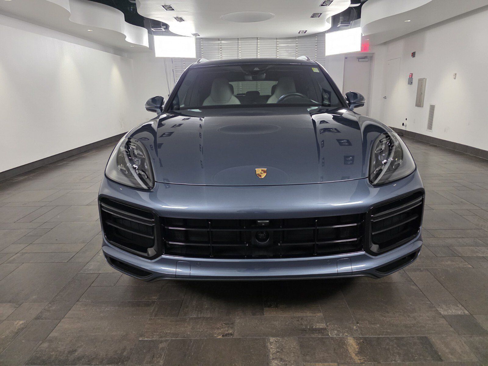 Used 2020 Porsche Cayenne Turbo AWD/4WD image 2