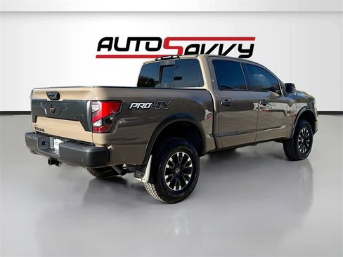 Used 2021 Nissan Titan PRO-4X w/ Pro-4x Convenience Package image 7
