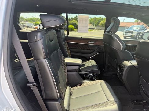 Used 2023 Jeep Grand Cherokee L Summit w/ Advanced Protech Group IV AWD/4WD image 37
