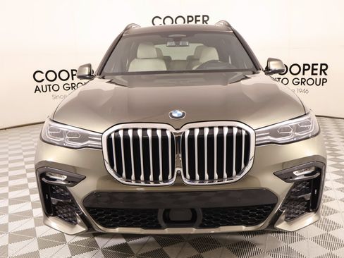 Used 2022 BMW X7 xDrive40i w/ M Sport Package AWD/4WD image 10