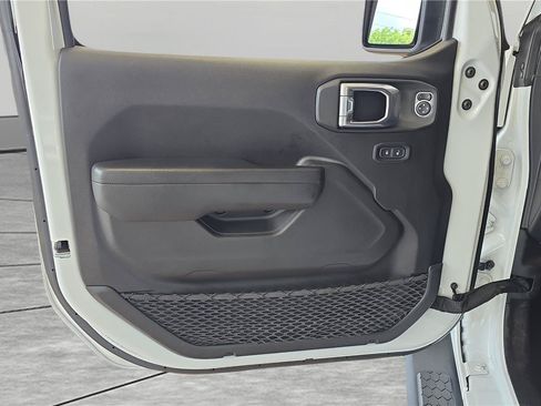 Used 2022 Jeep Wrangler Unlimited Sport AWD/4WD image 13