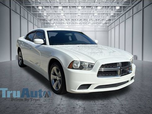 Used 2014 Dodge Charger SE w/ Sport Appearance Group RWD image 1