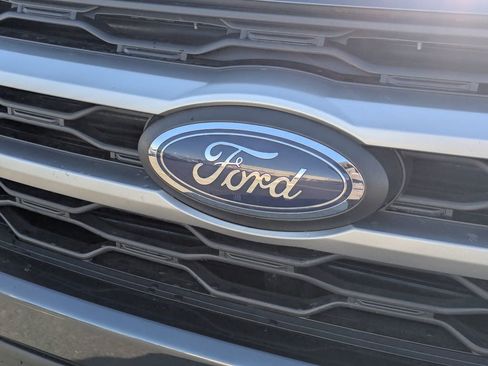 Used 2024 Ford Expedition XLT image 11