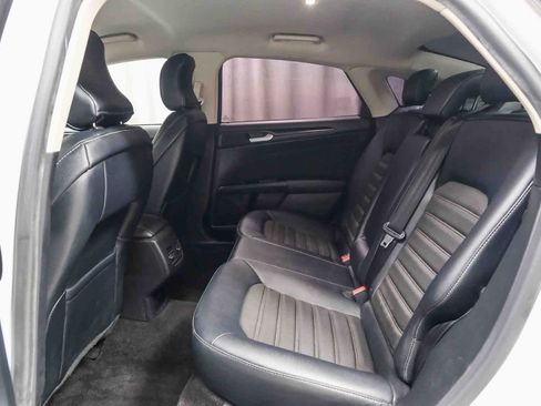 Used 2018 Ford Fusion SE w/ Equipment Group 201A image 19