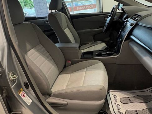 Used 2015 Toyota Camry LE FWD image 14