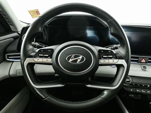 Used 2021 Hyundai Elantra Limited image 13
