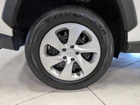 Used 2023 Toyota RAV4 LE AWD/4WD image 13