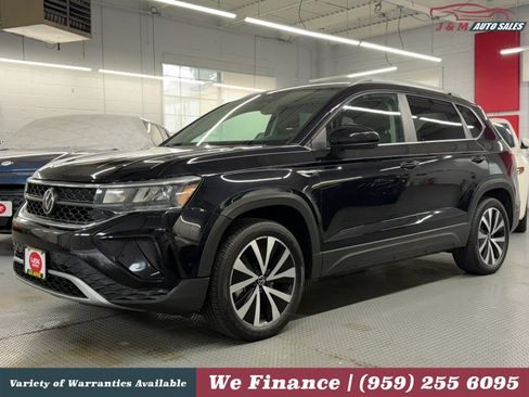 Used 2022 Volkswagen Taos SE AWD/4WD image 1