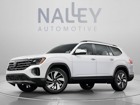 Used 2024 Volkswagen Atlas SE w/ Panoramic Sunroof Package AWD/4WD image 11