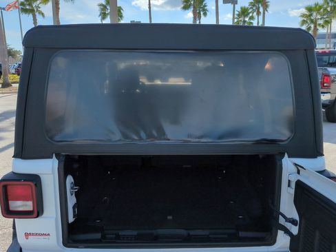 Used 2019 Jeep Wrangler Unlimited Sport S image 12