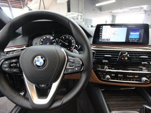 Used 2019 BMW 540i xDrive image 11