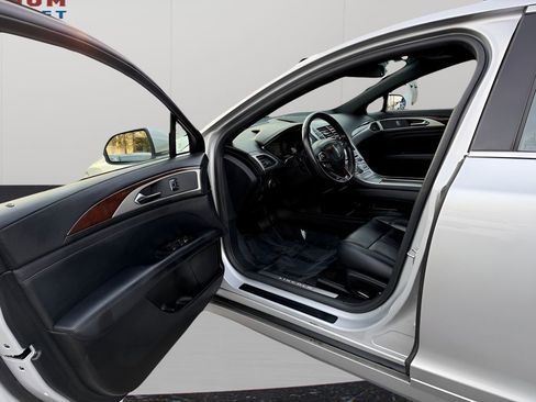 Used 2018 Lincoln MKZ Select w/ Select Plus Package image 13