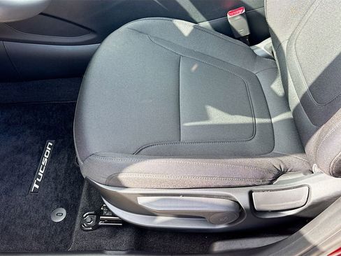 Certified 2026 Hyundai Tucson SE image 18