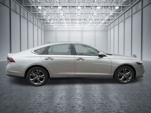 Used 2023 Honda Accord EX image 5