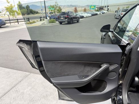 Used 2024 Tesla Model Y Performance AWD/4WD image 14