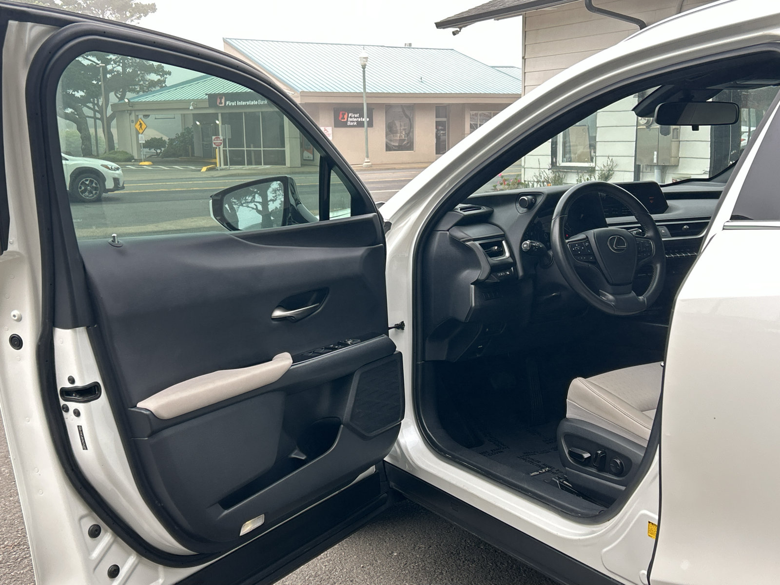 Used 2022 Lexus UX 200 w/ Accessory Package (Z1) FWD image 13