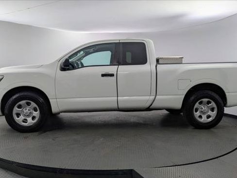 Used 2022 Nissan Titan S RWD image 3