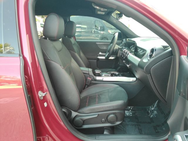 Used 2022 Mercedes-Benz GLB 250 image 19