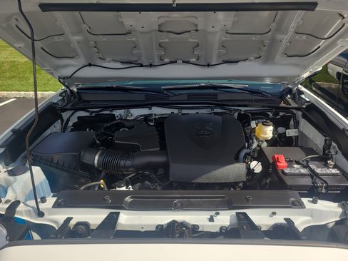 Certified 2023 Toyota Tacoma SR5 image 30