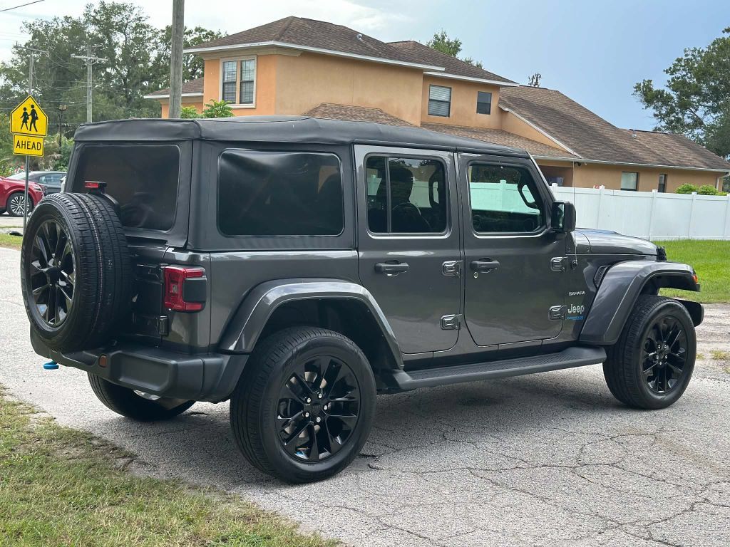 Used 2022 Jeep Wrangler Unlimited Sahara w/ Cold Weather Group AWD/4WD image 15