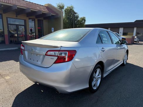 Used 2012 Toyota Camry SE image 10
