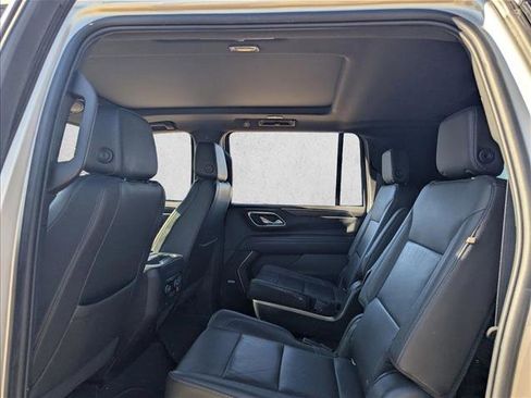 Used 2021 Chevrolet Suburban LT image 13