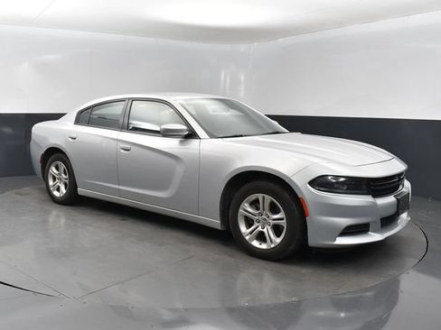 Used 2022 Dodge Charger SXT RWD image 7