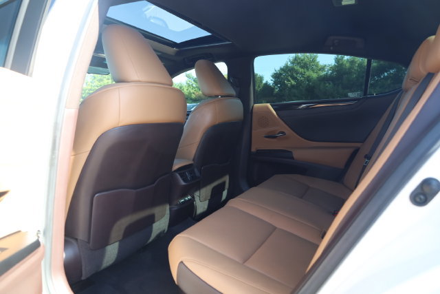 Used 2021 Lexus ES 300h w/ Premium Package FWD image 23