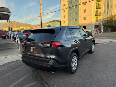 Used 2025 Toyota RAV4 LE AWD/4WD image 5