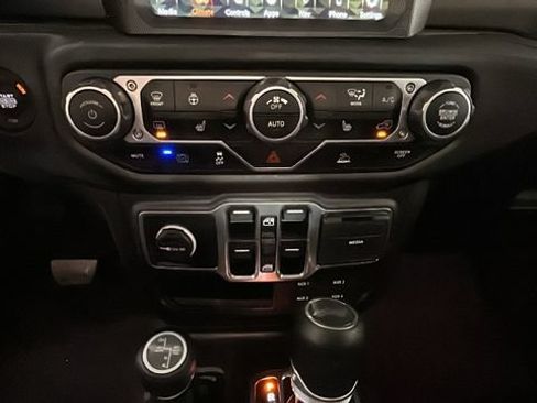 Used 2023 Jeep Wrangler Unlimited w/ Cold Weather Group AWD/4WD image 21