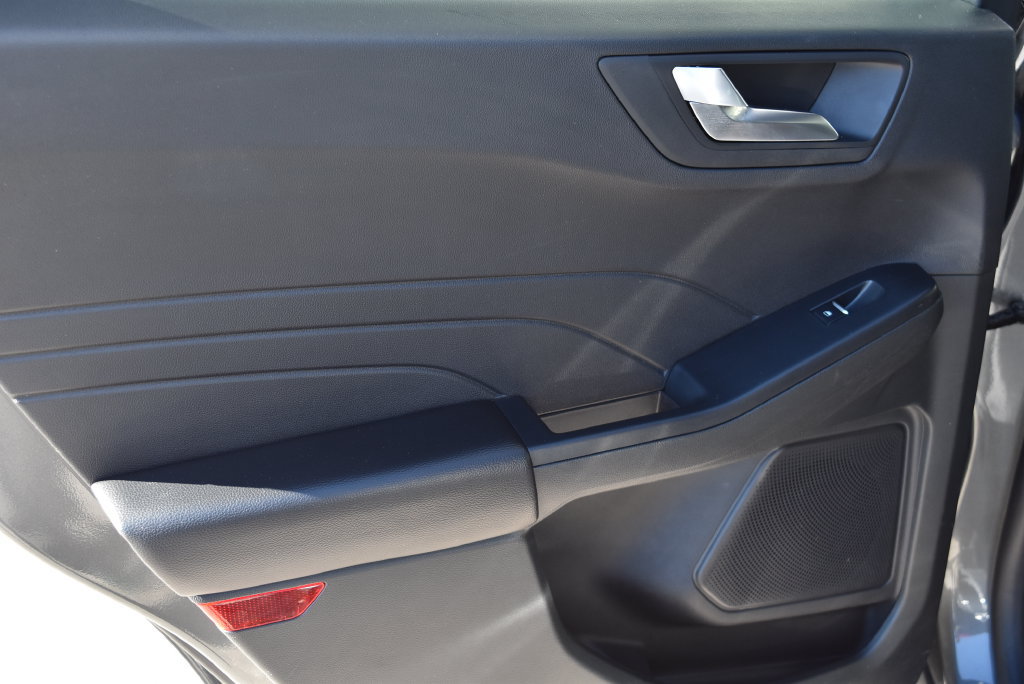 Used 2025 Ford Escape ST-Line FWD image 11