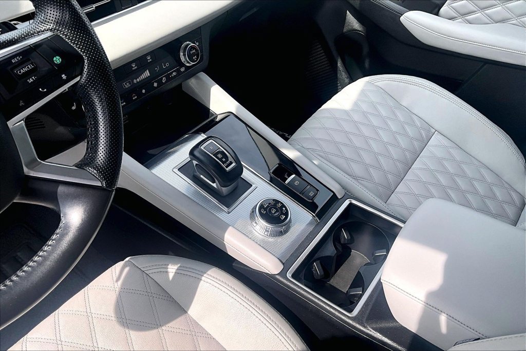 Used 2024 Mitsubishi Outlander SEL AWD/4WD image 15