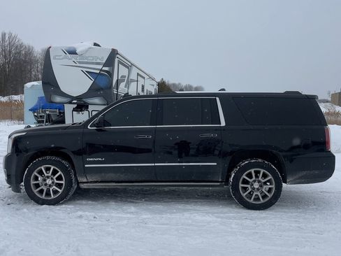 Used 2019 GMC Yukon XL Denali w/ Open Road Package image 3